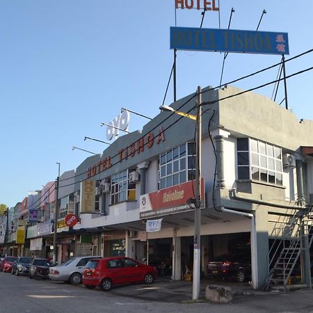 Oyo 89737 Hotel Tishoa Kampong Batu Tiga Esterno foto
