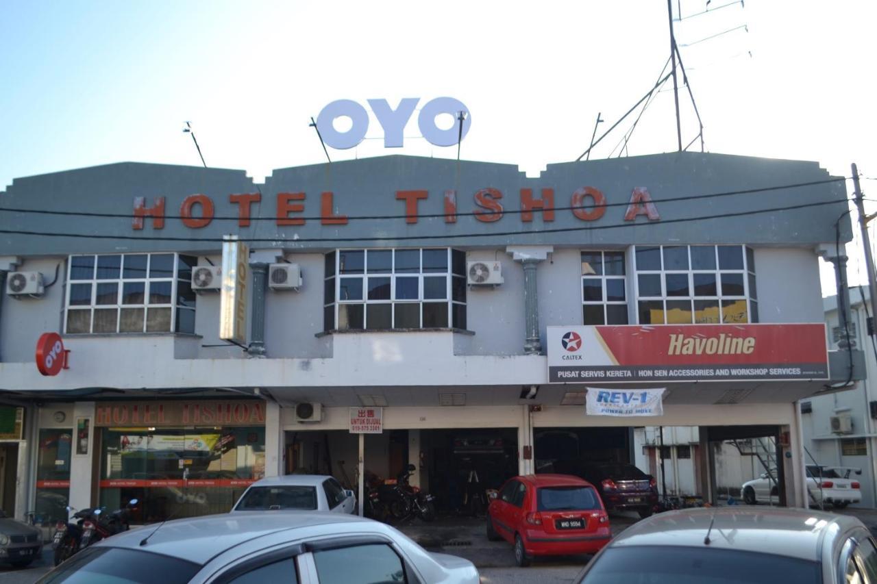 Oyo 89737 Hotel Tishoa Kampong Batu Tiga Esterno foto